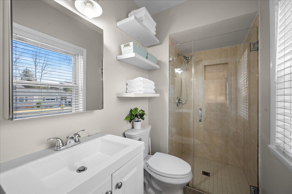 17 Highridge Road, New Rochelle, New York image 10