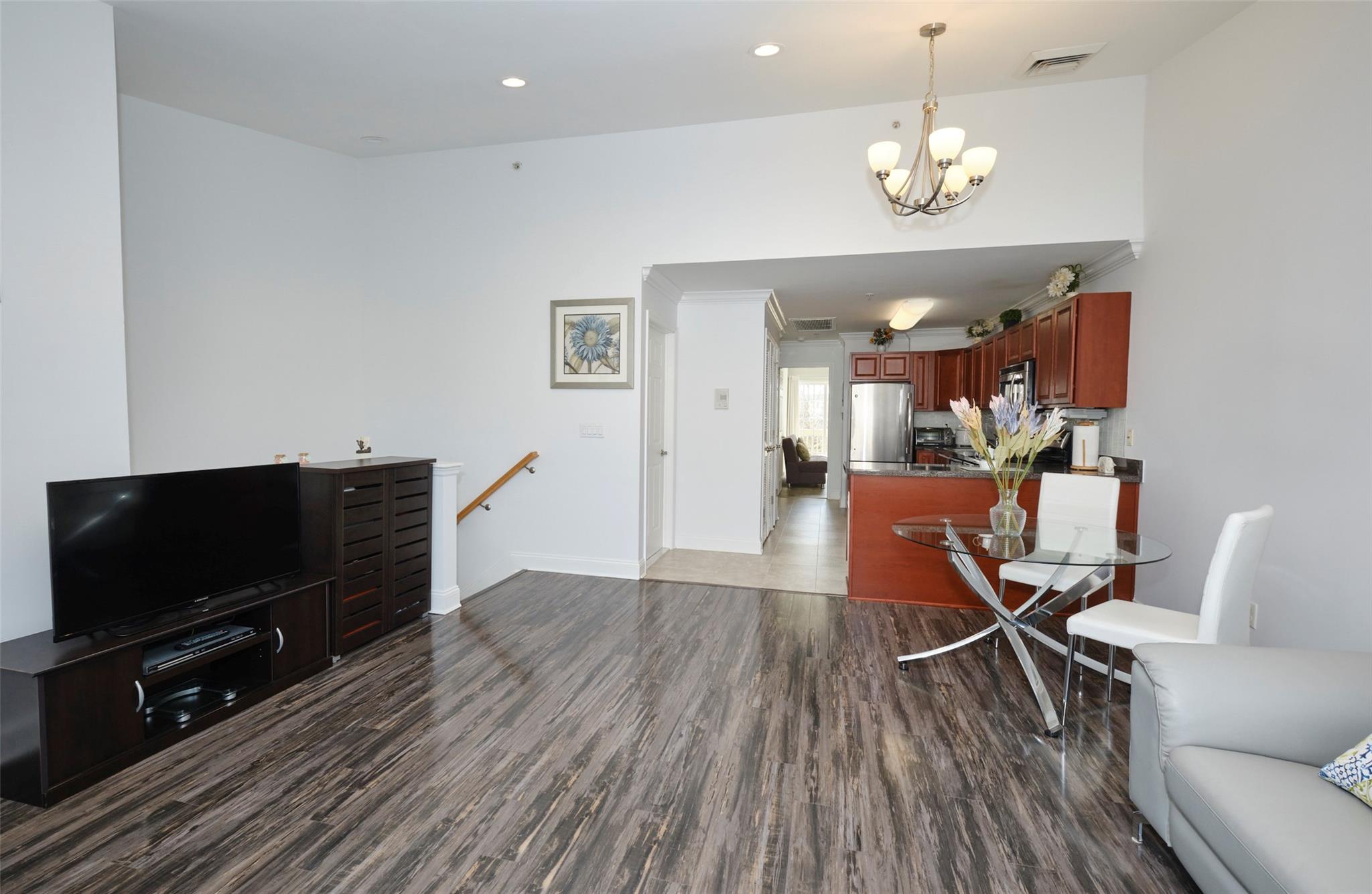 812 Willow Lane, Valley Stream, New York image 5