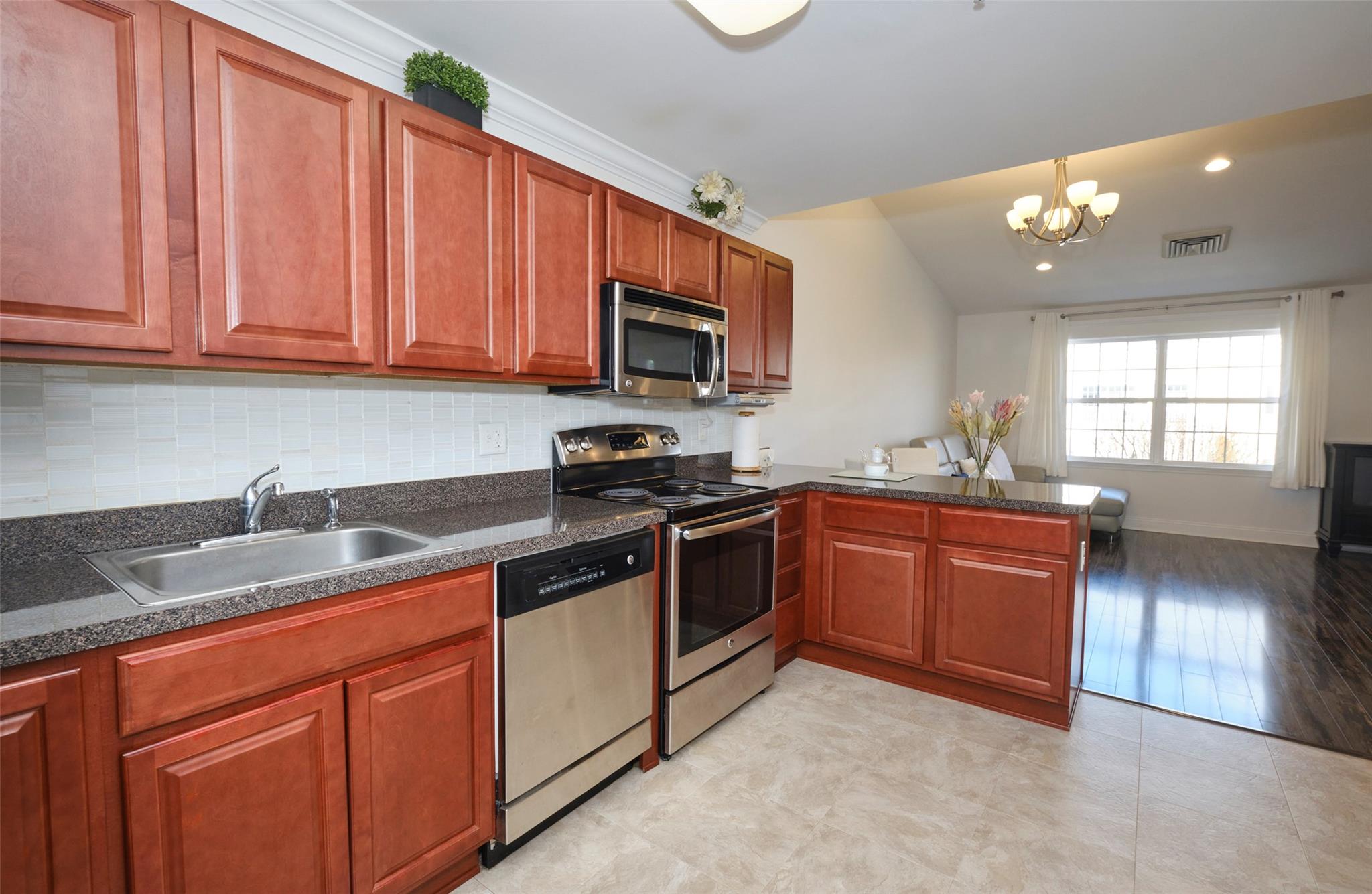 812 Willow Lane, Valley Stream, New York image 9