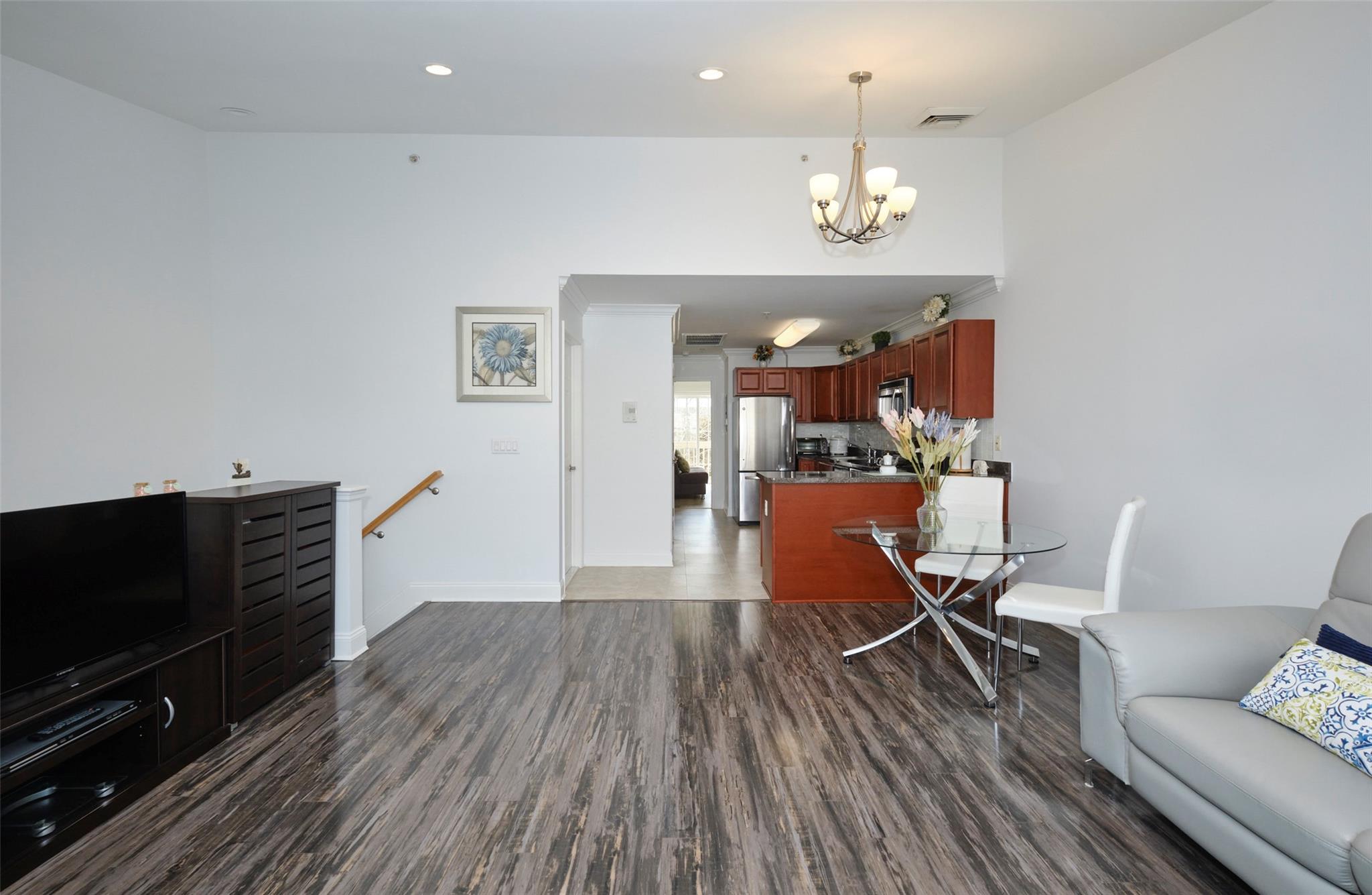 812 Willow Lane, Valley Stream, New York image 4