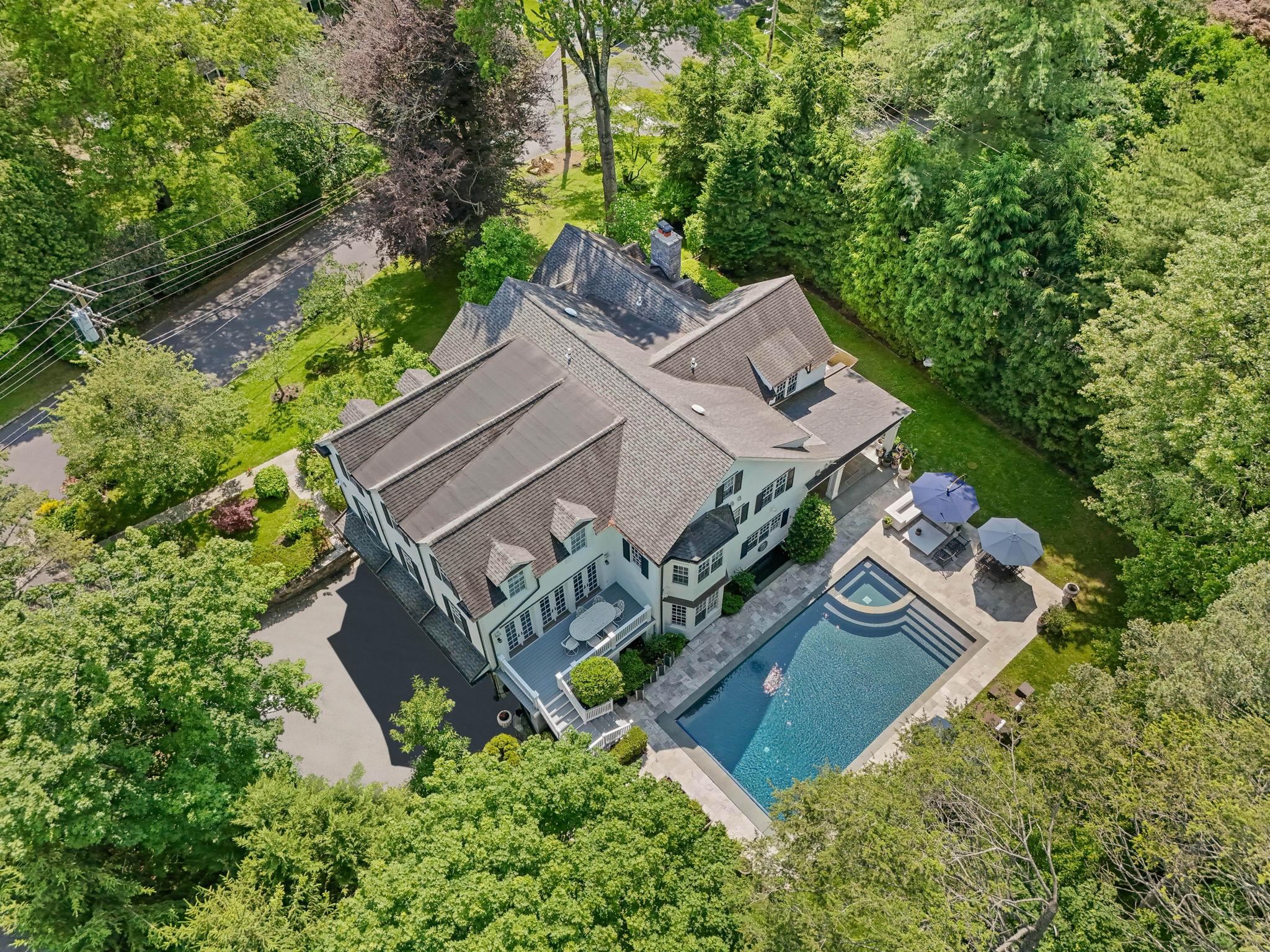 Property for Sale at Olmsted Road, Scarsdale, New York - Bedrooms: 6 
Bathrooms: 7.5 
Rooms: 12  - $4,300,000
