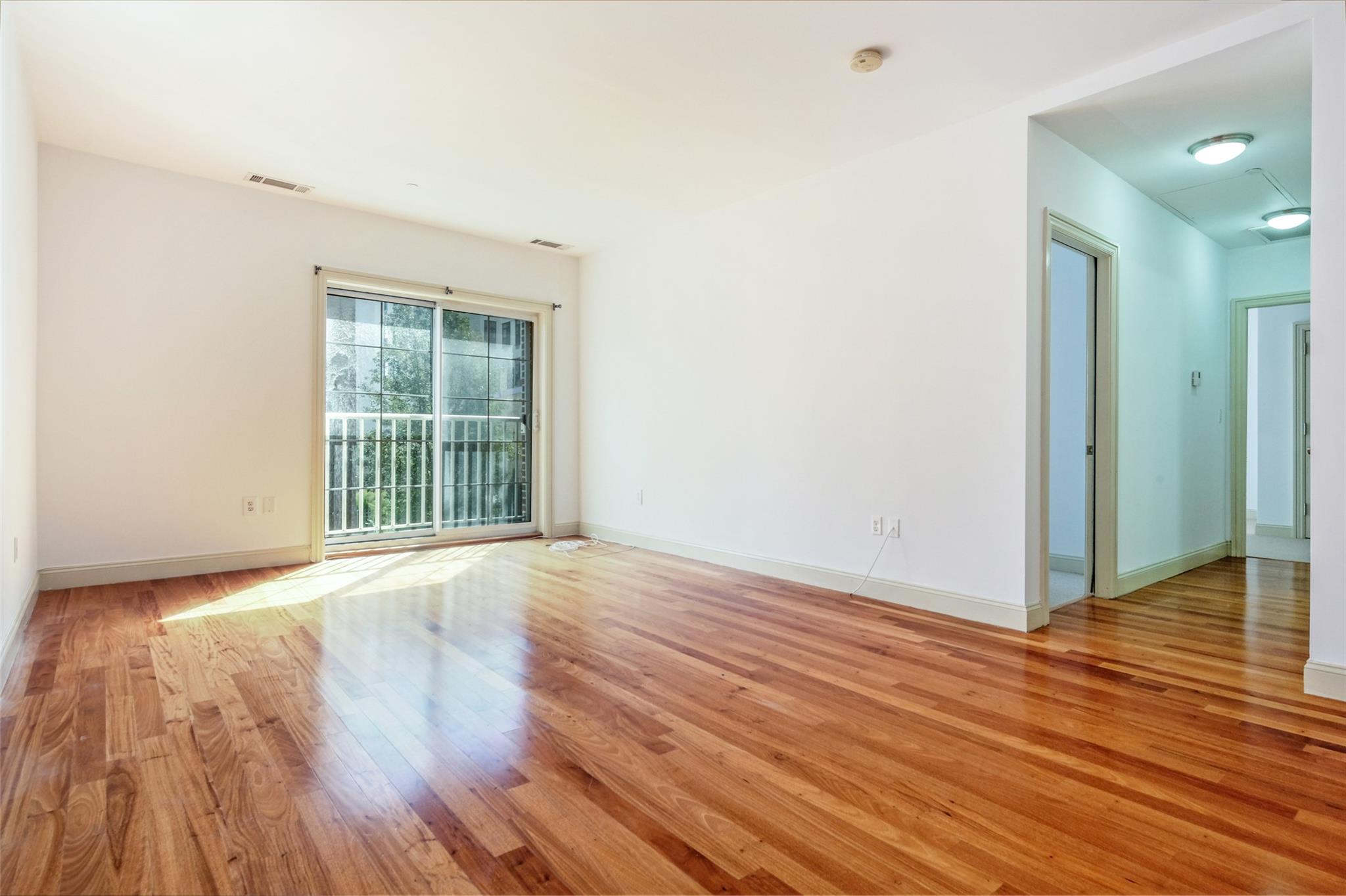 543 Main Street 201