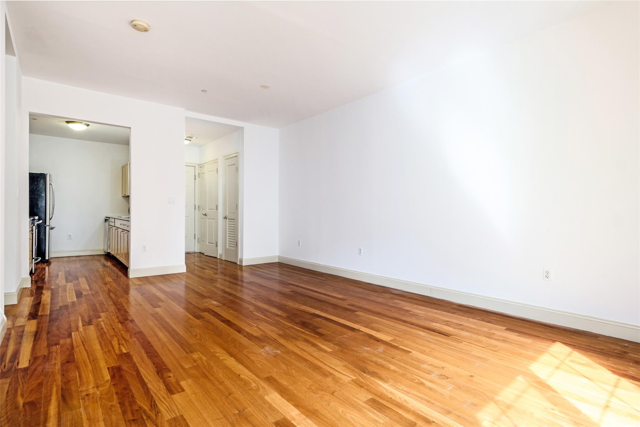 543 Main Street 201