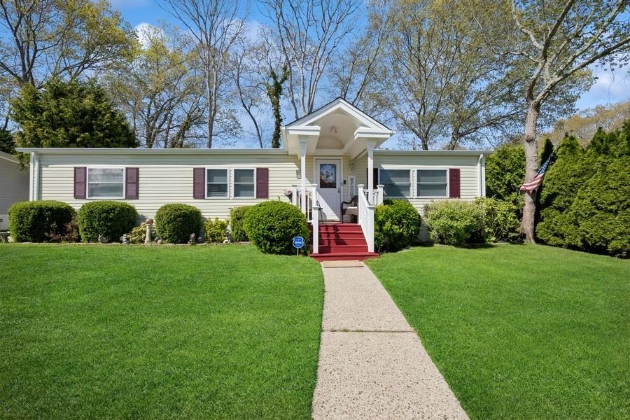 Property for Sale at 1661 Old Country Road Road, Riverhead, Hamptons, NY - Bedrooms: 2 
Bathrooms: 2  - $299,000