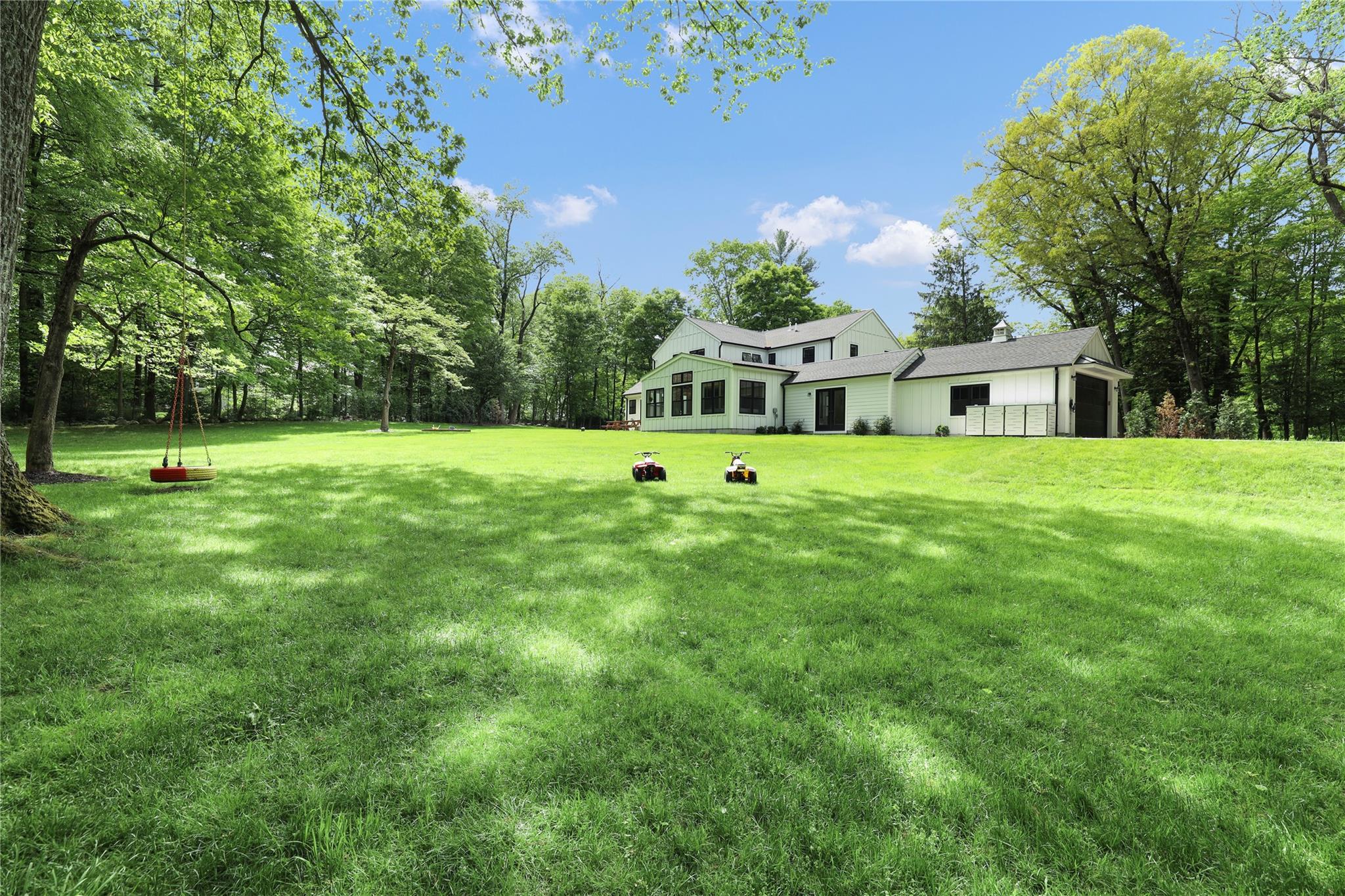 35 Ivy Hill Road, Chappaqua, New York image 2