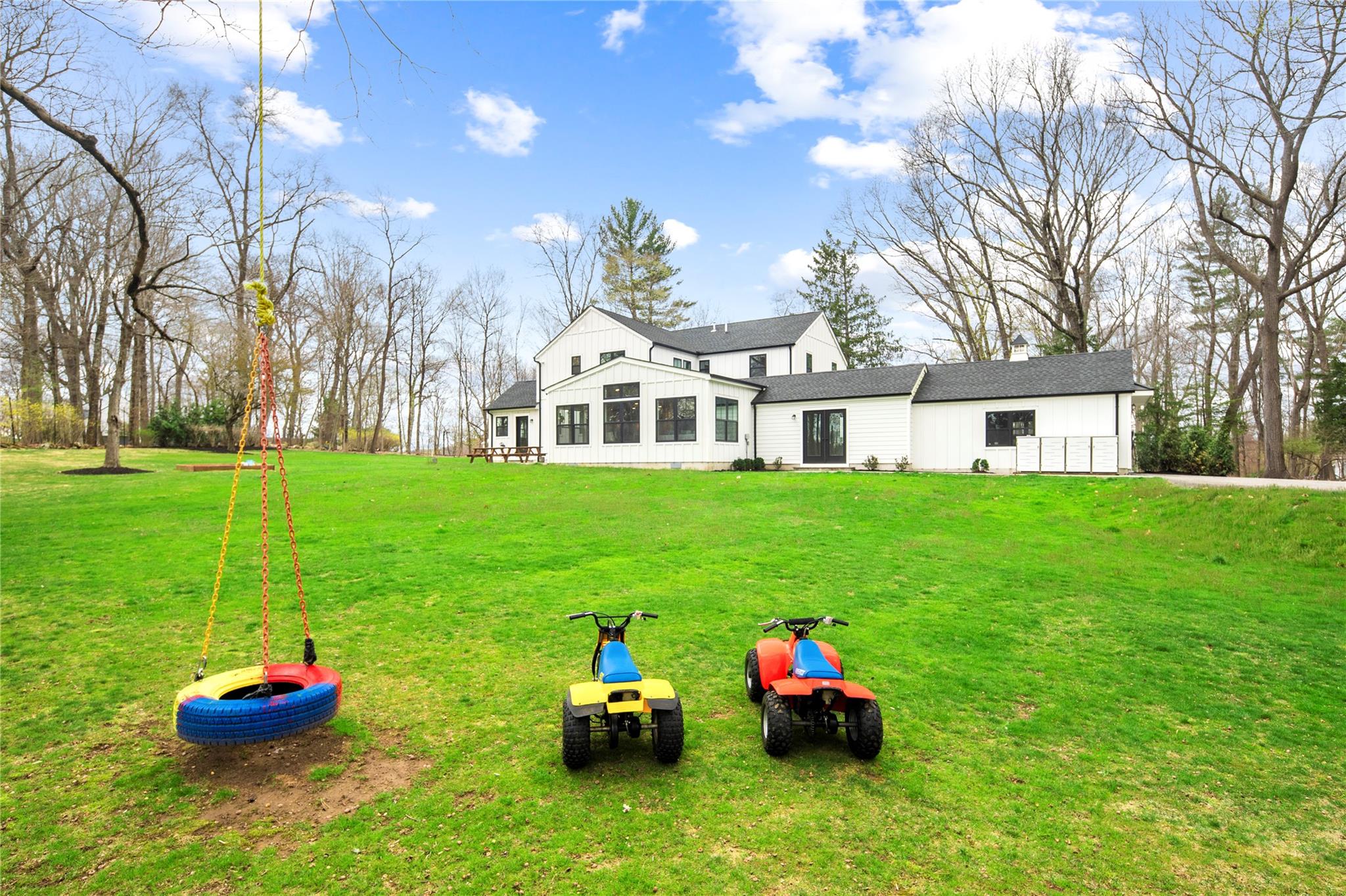 35 Ivy Hill Road, Chappaqua, New York image 2