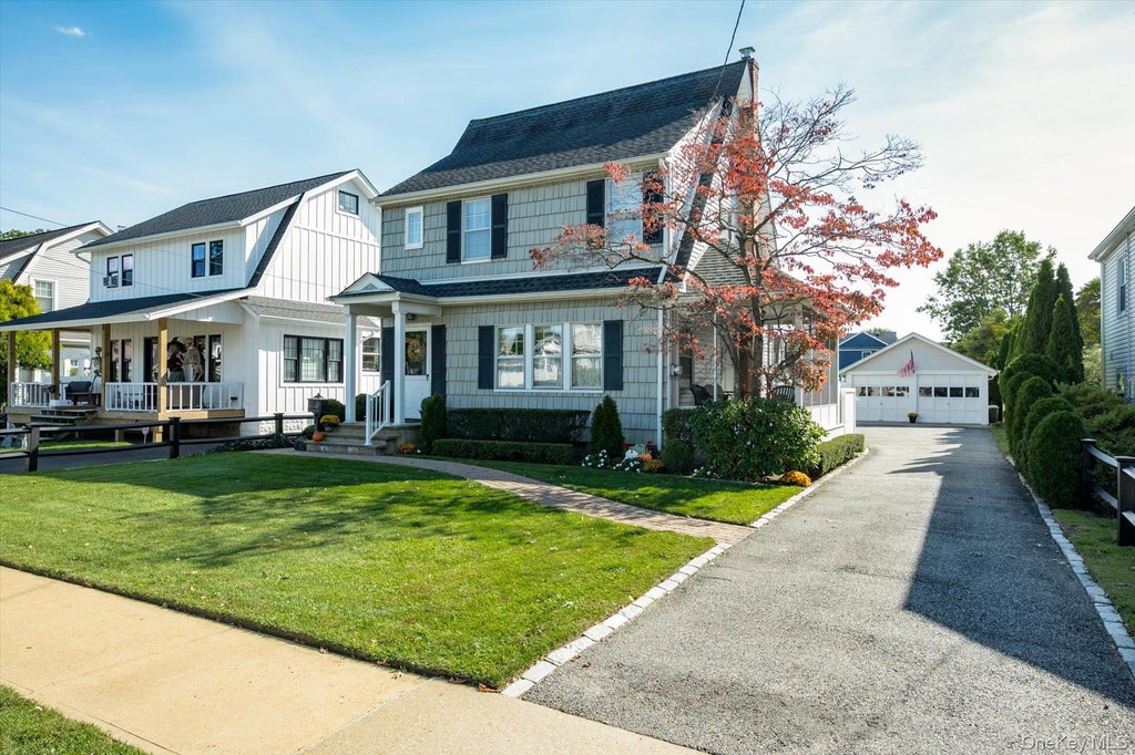 Photo of 421 Oak Street, Bellmore, NY 11710 (MLS # 1059931)