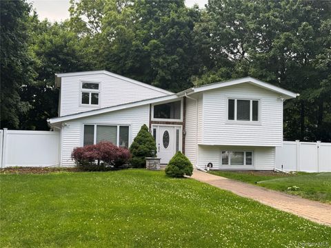 Homes For Rent - 26 Fox Lane<br/> Shoreham, NY 11786