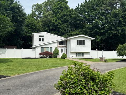 Homes For Rent - 26 Fox Lane<br/> Shoreham, NY 11786