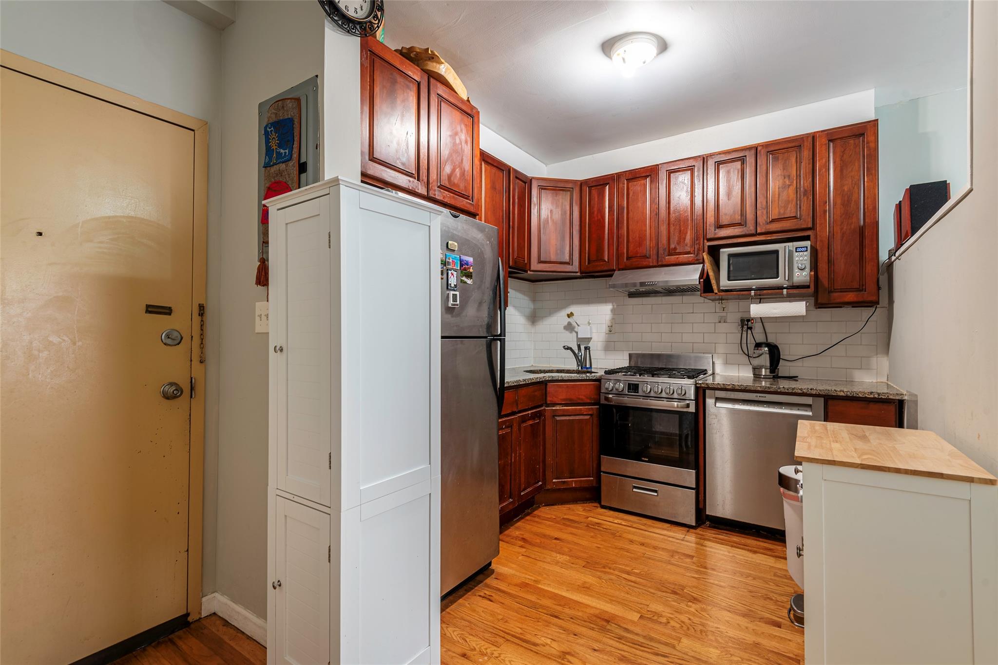 175-26 89th Avenue #D, Jamaica, New York image 2