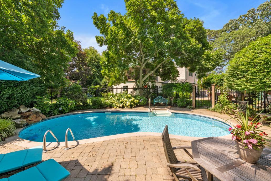 33 Nottingham Road, Rockville Centre, New York image 24