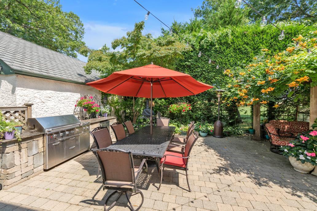 33 Nottingham Road, Rockville Centre, New York image 25