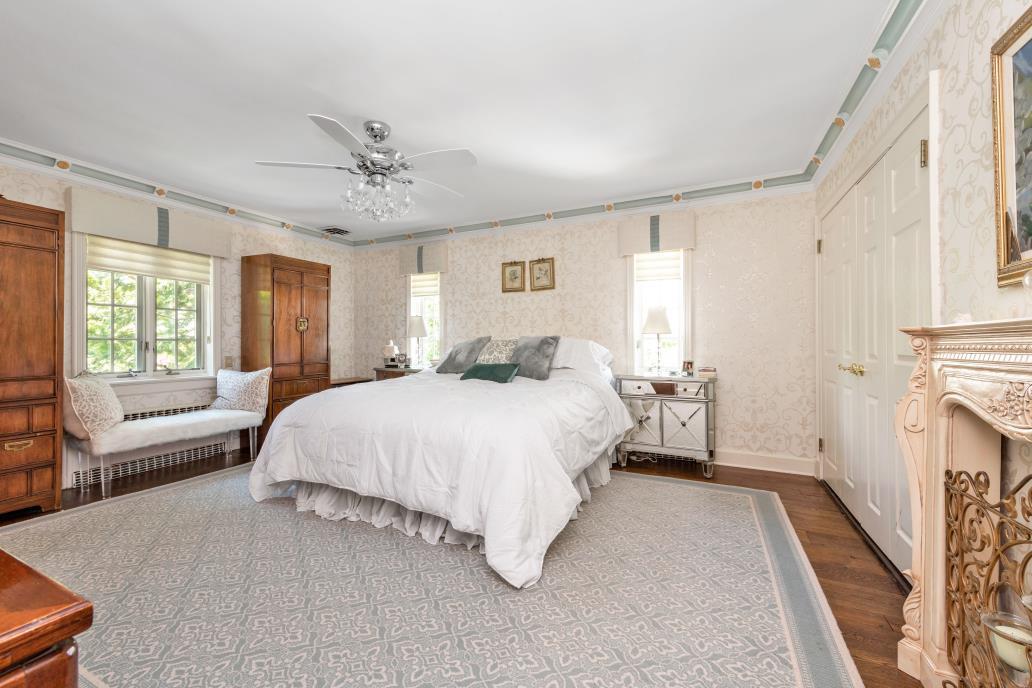 33 Nottingham Road, Rockville Centre, New York image 14