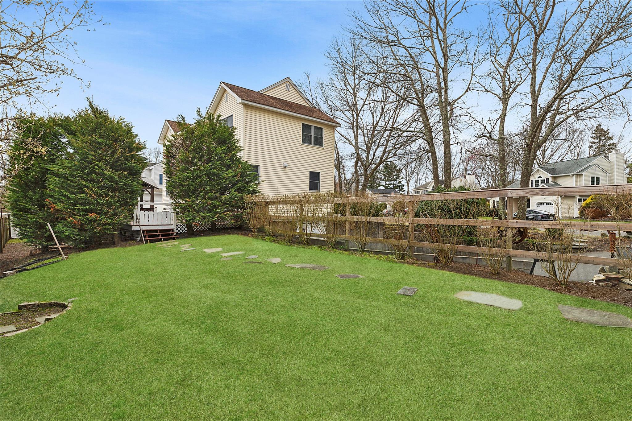 39 Memorial Boulevard, East Moriches, New York image 20