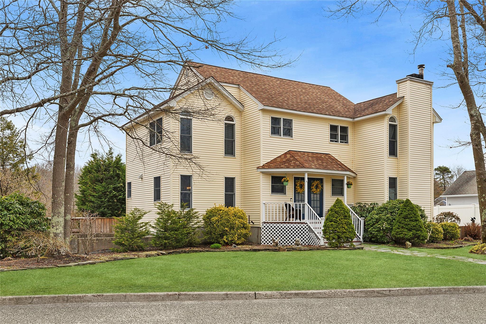 39 Memorial Boulevard, East Moriches, New York image 2