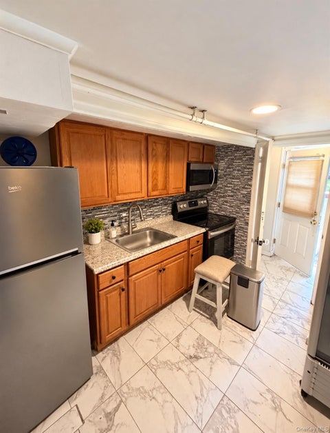 Apartment For Rent - 51 Brook Road<br/> Nassau County, Valley Stream, NY 11581