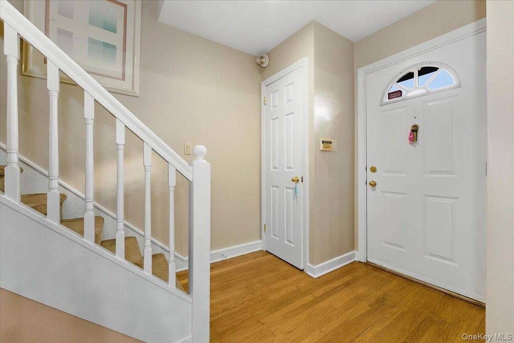 Photo of 433 Westminster Road, Rockville Centre, NY 11570 (MLS # 942430)