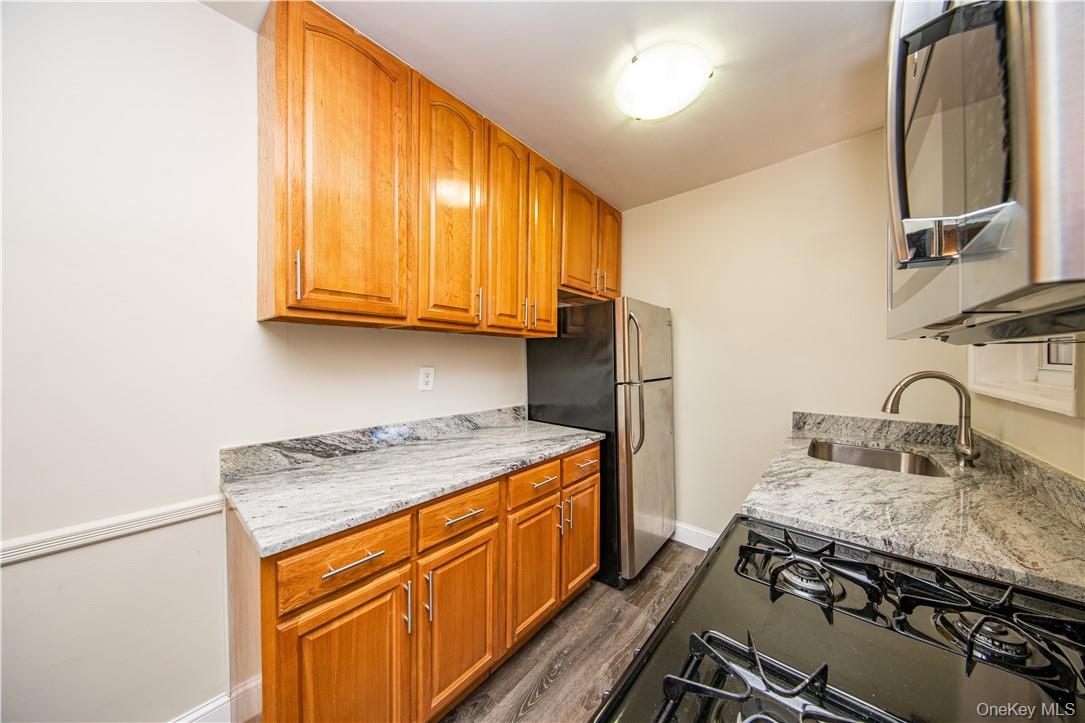 1133 Midland Avenue 1F