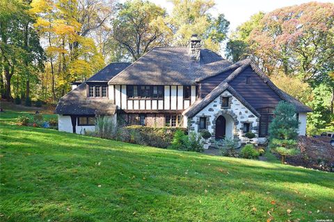 539 Manhasset Woods Road Manhasset NY 11030
