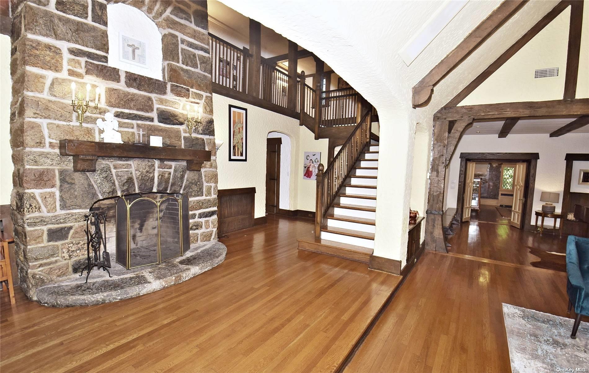 539 Manhasset Woods Road, Manhasset, New York image 4