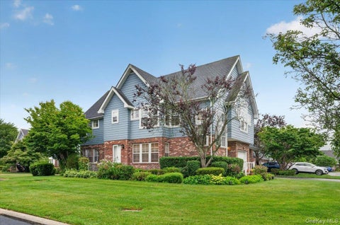 Condo For Sale - 41-43 Broadlawn Drive<br/> Central Islip, NY 11722