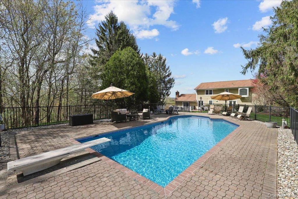 Photo of 53 Raemont Road, Granite Springs, NY 10527 (MLS # 987412)