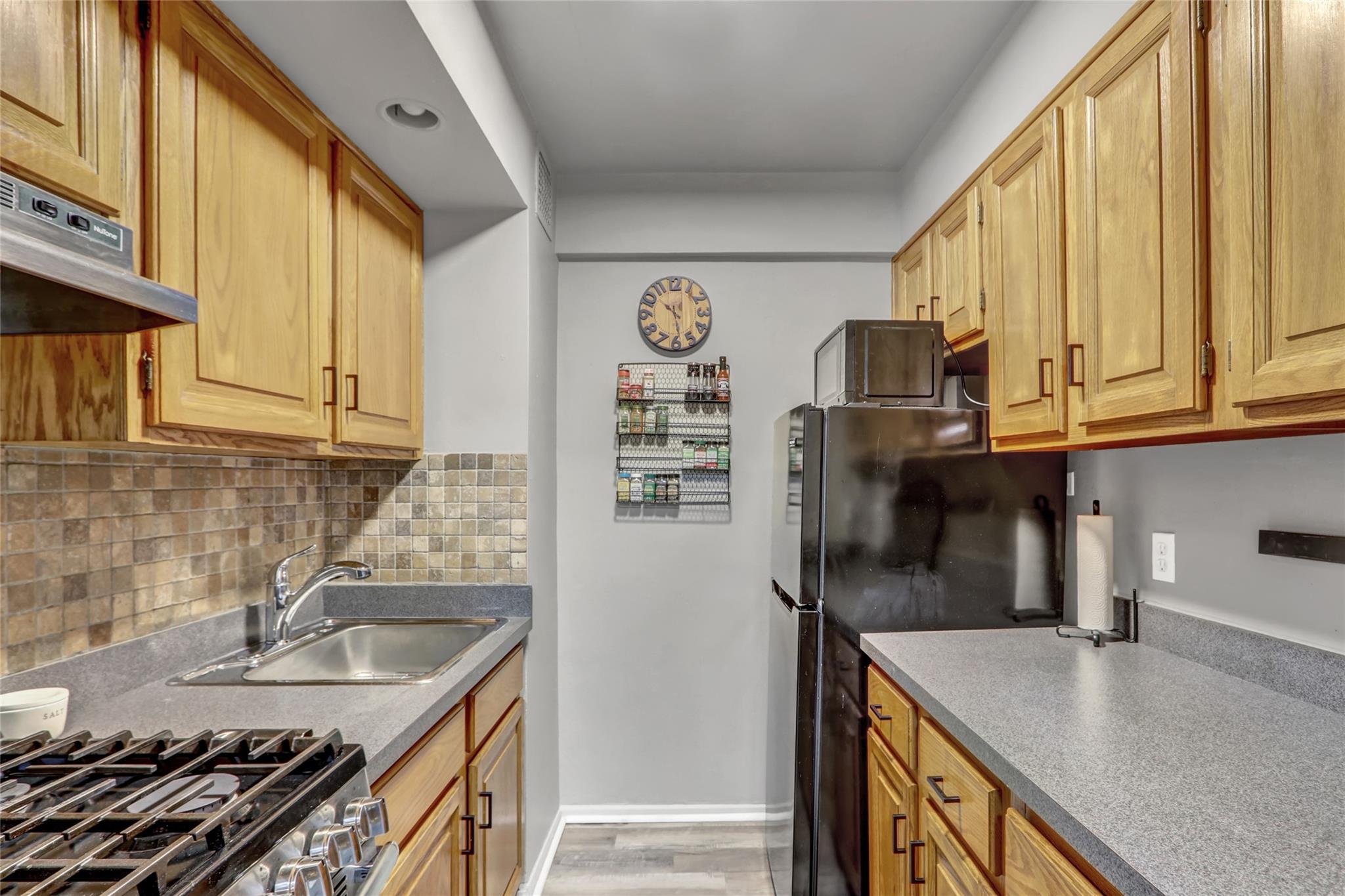 54-44 Little Neck Parkway #4K, Little Neck, New York image 8