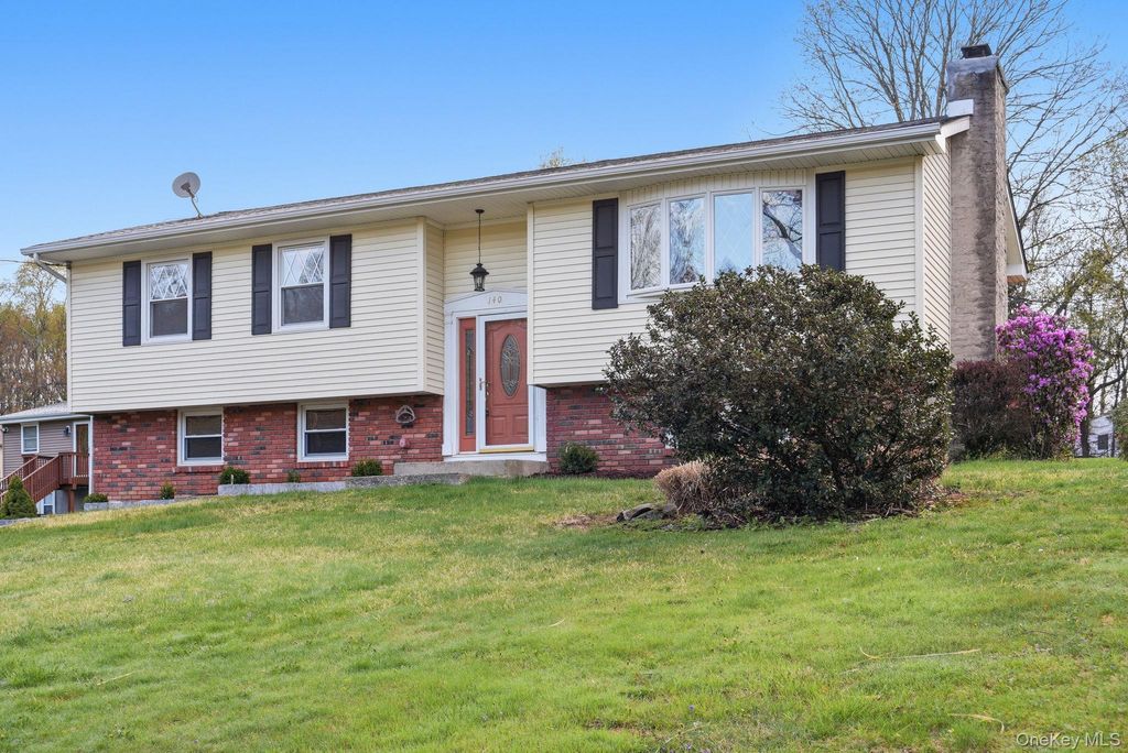 Photo of 140 Chestnut Ridge Road, Mahopac, NY 10541 (MLS # 982310)