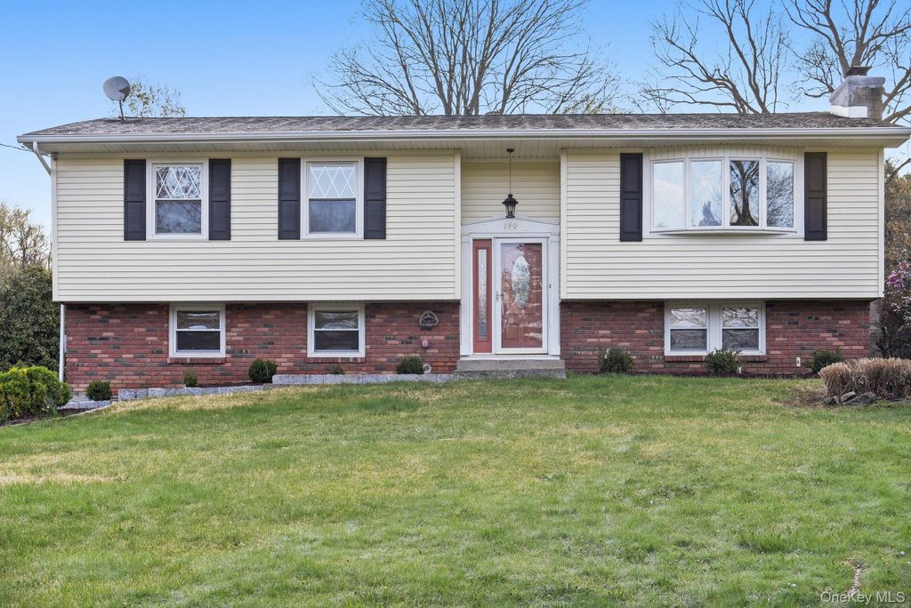 Photo of 140 Chestnut Ridge Road, Mahopac, NY 10541 (MLS # 982310)