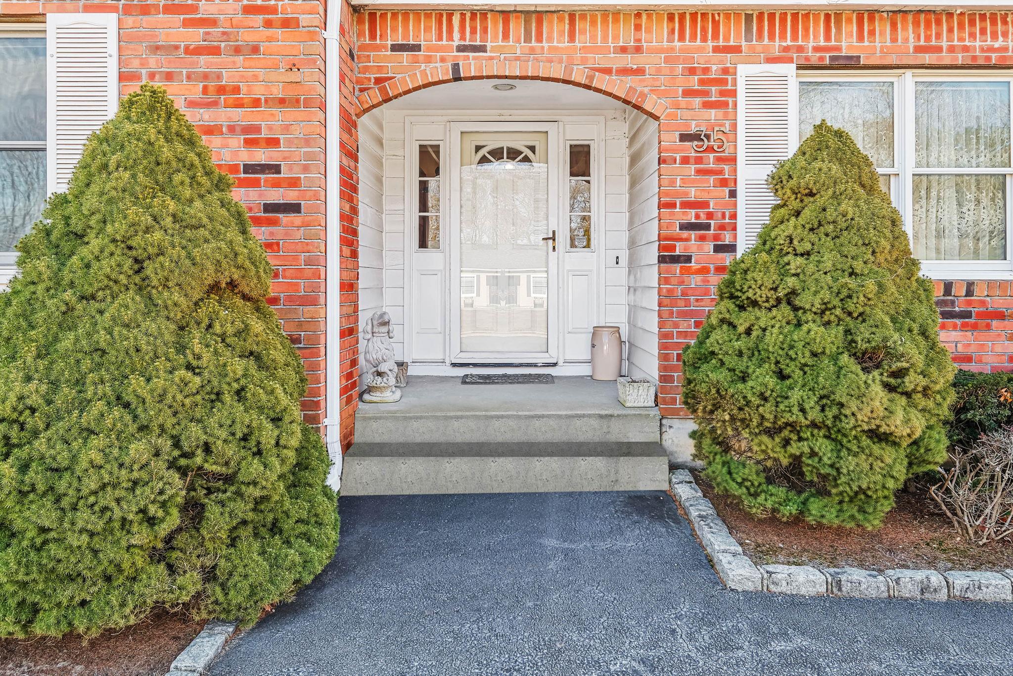 35 Westminster Drive, Bohemia, New York image 2