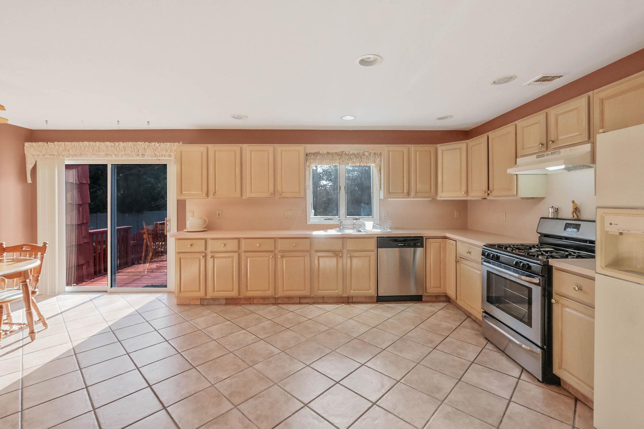 35 Westminster Drive, Bohemia, New York image 7