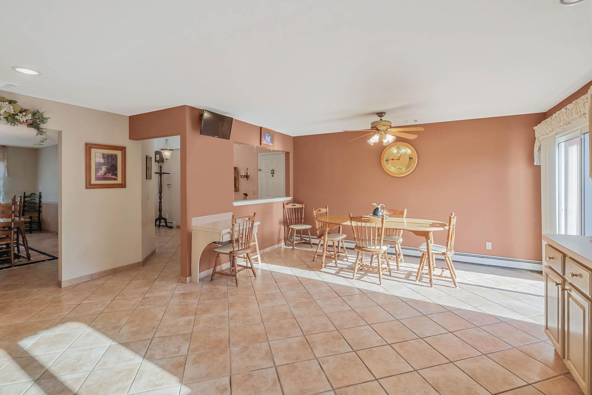 35 Westminster Drive, Bohemia, New York image 10