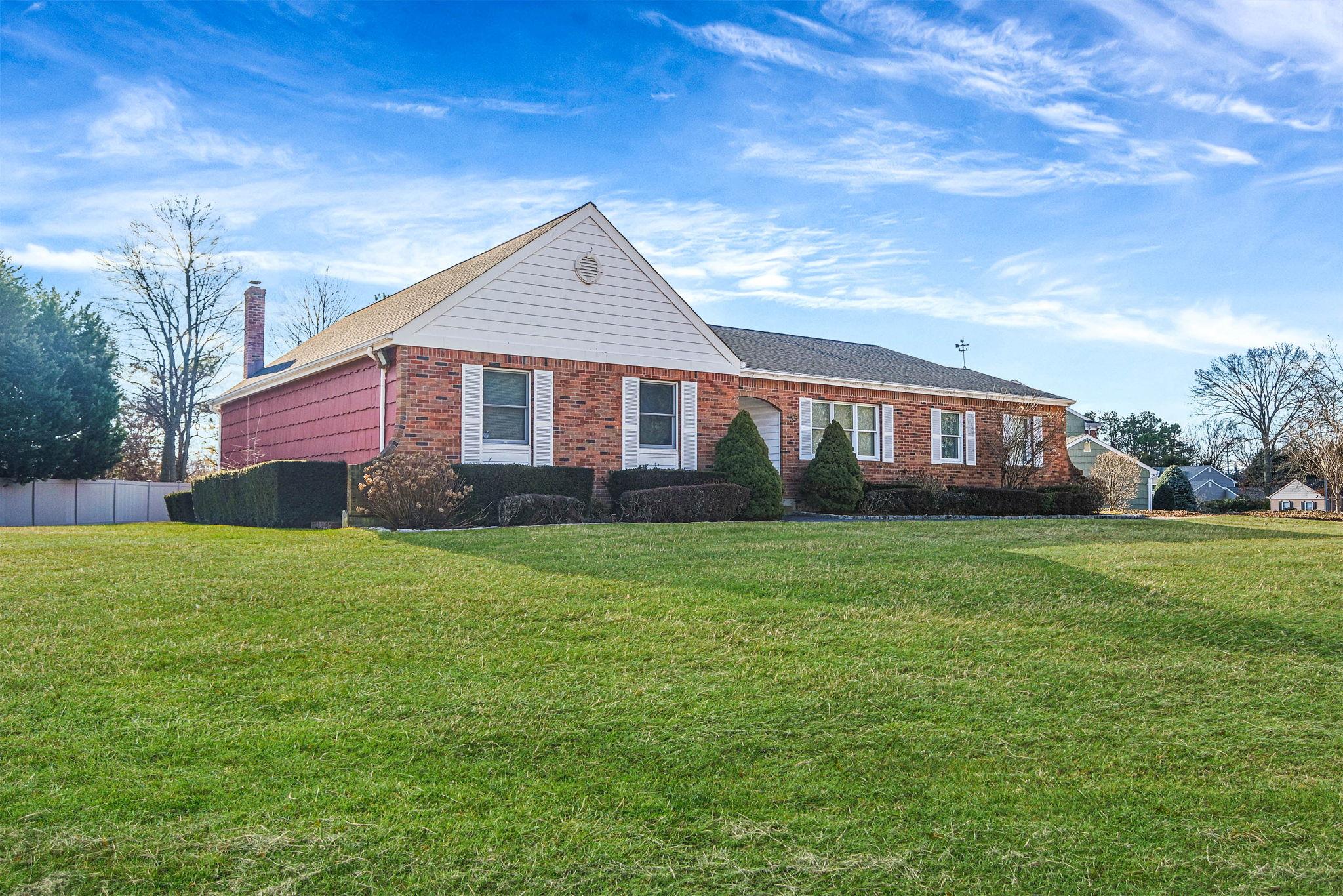 35 Westminster Drive, Bohemia, New York image 38