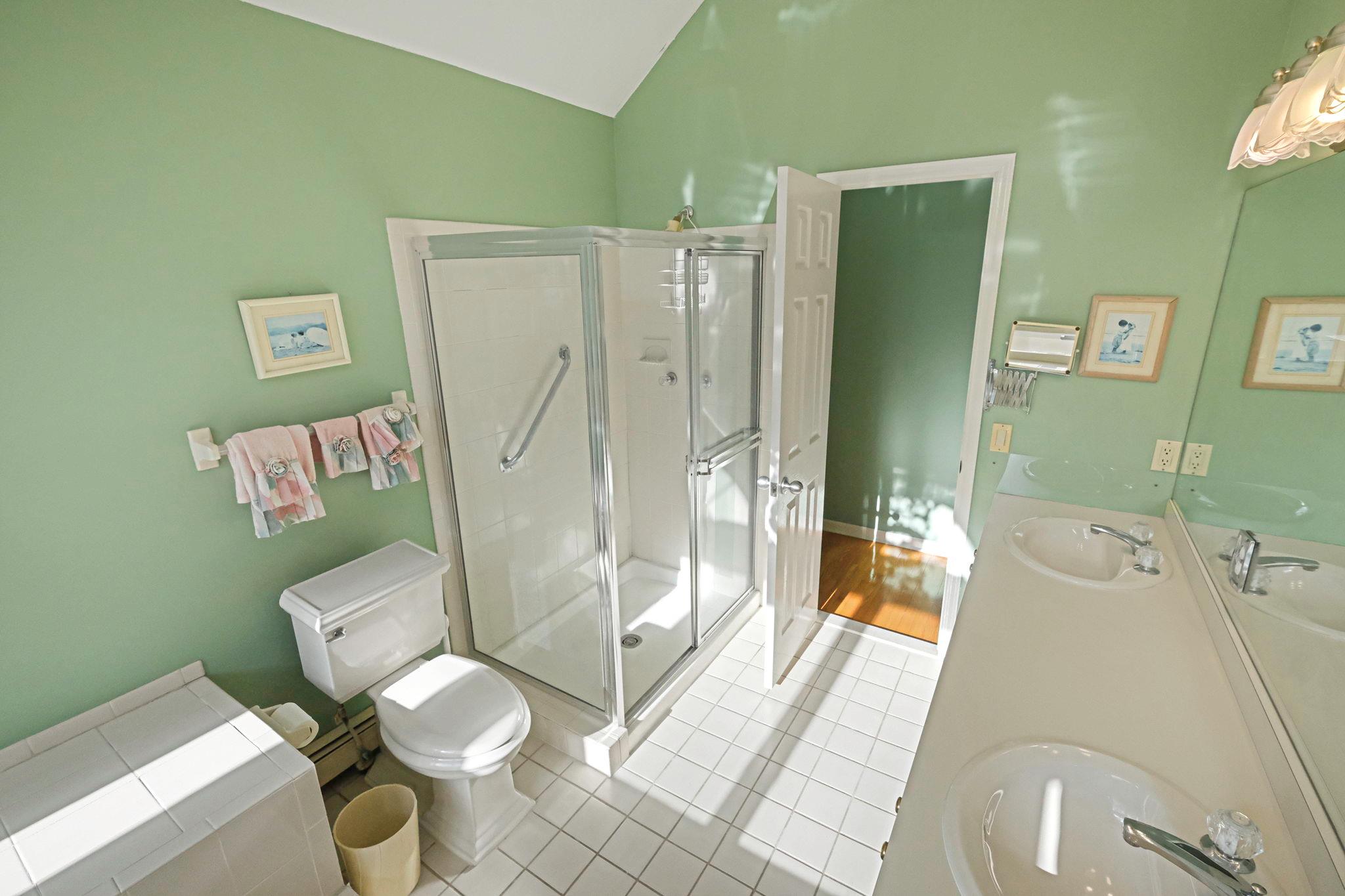 35 Westminster Drive, Bohemia, New York image 27