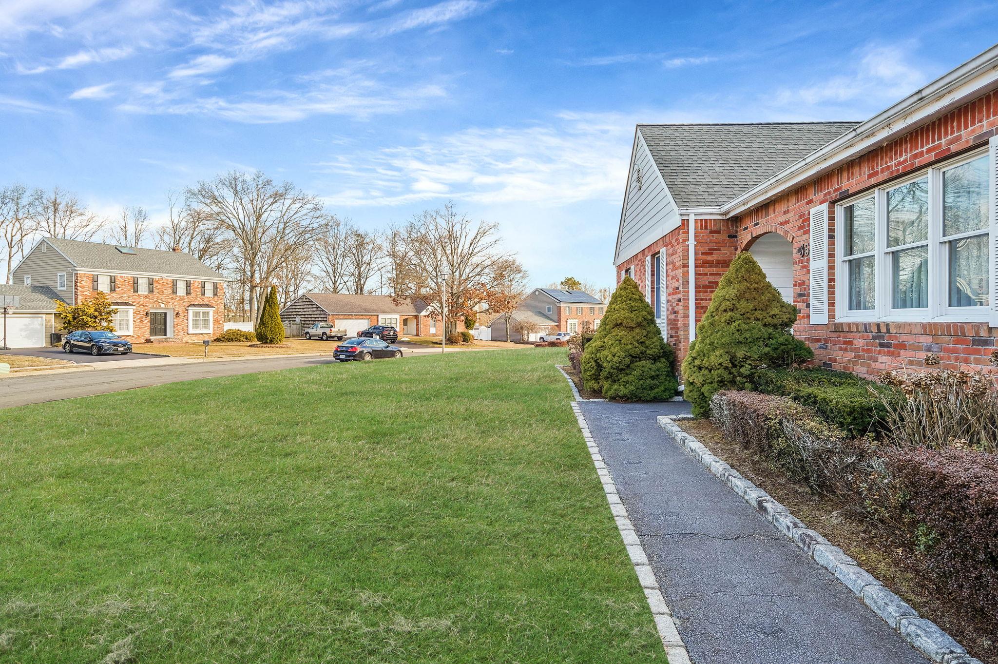 35 Westminster Drive, Bohemia, New York image 41