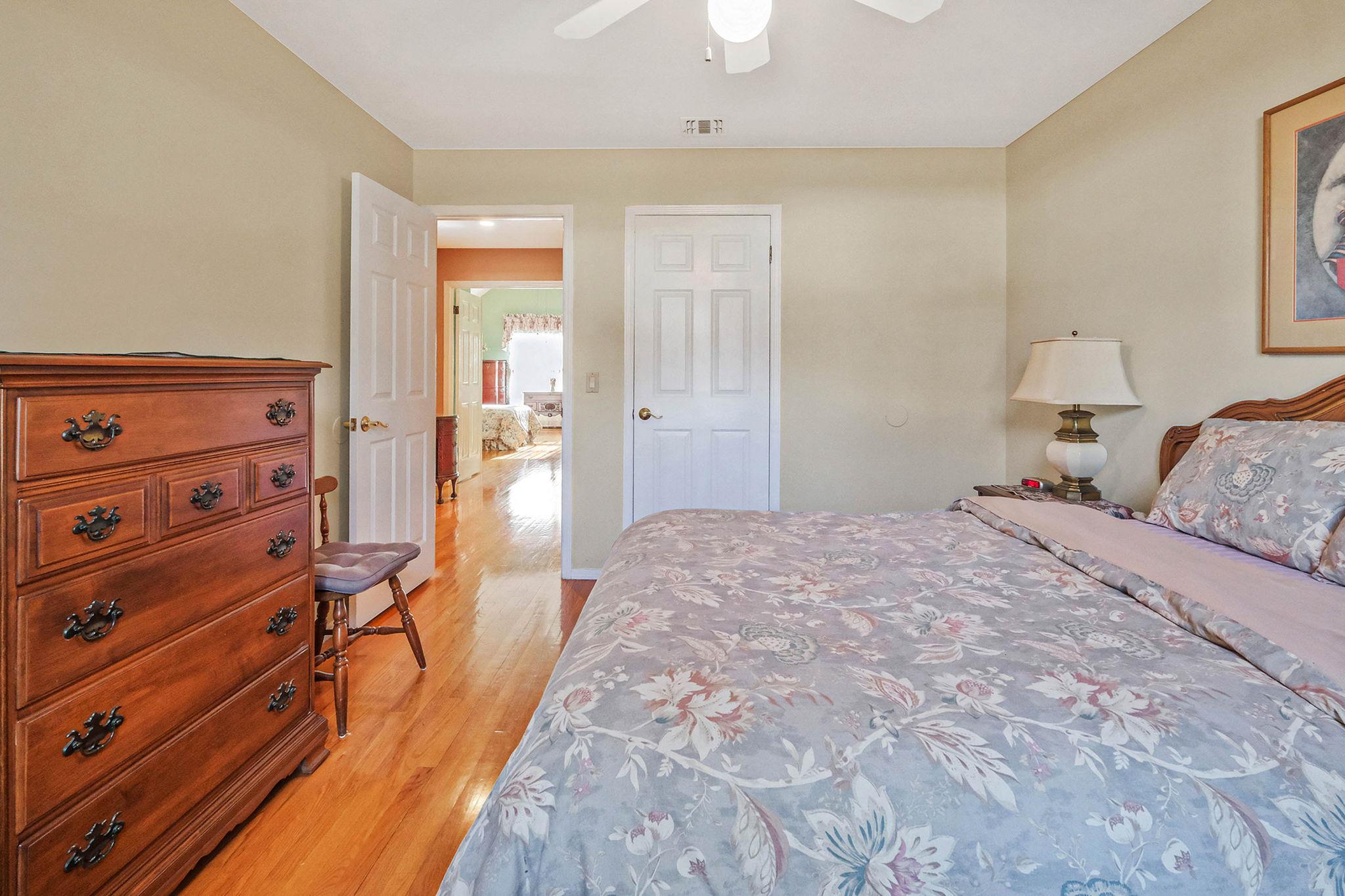 35 Westminster Drive, Bohemia, New York image 21