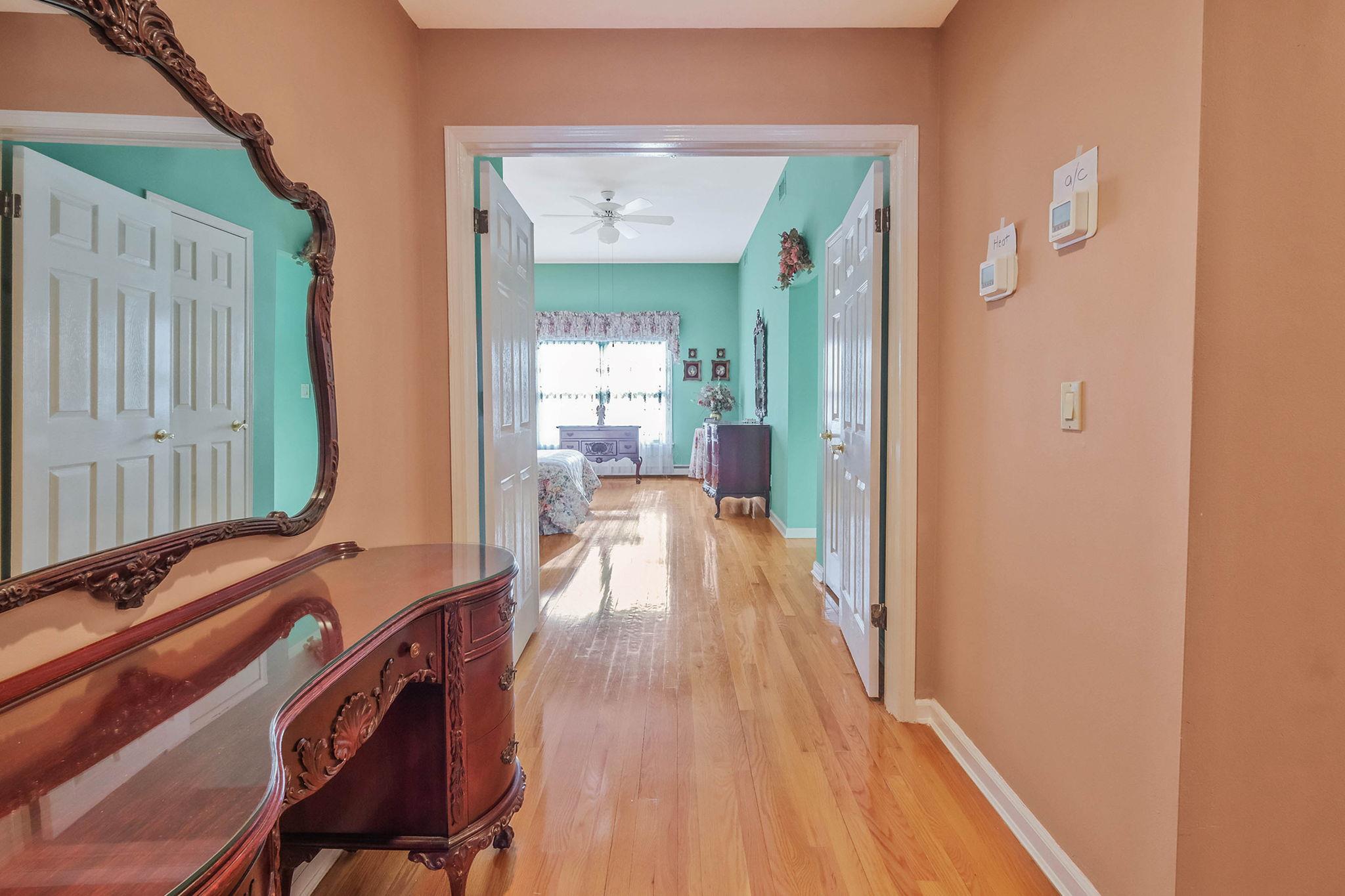 35 Westminster Drive, Bohemia, New York image 16