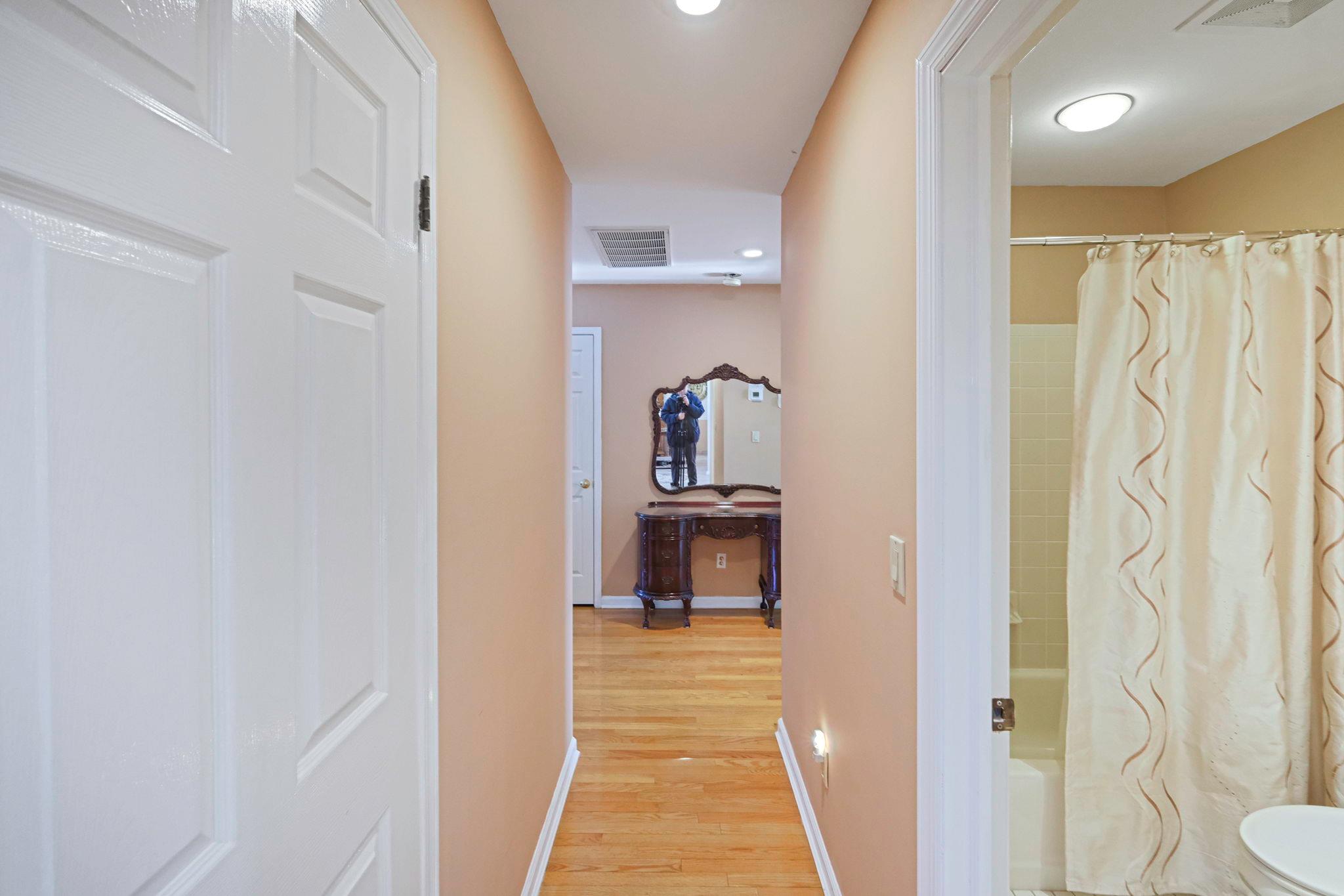 35 Westminster Drive, Bohemia, New York image 23