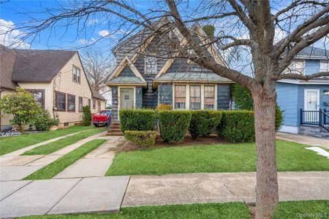 114 Buckingham Place Lynbrook NY 11563