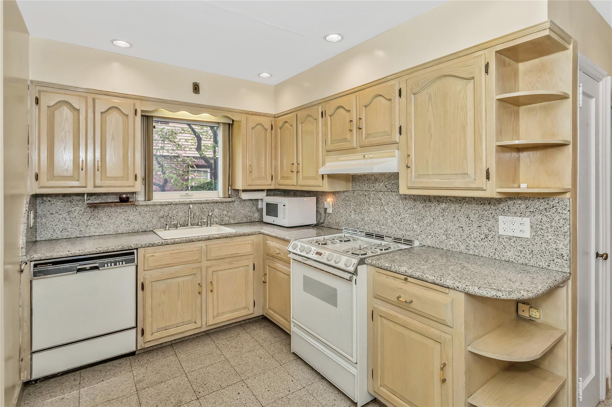 584 Adams Avenue, West Hempstead, New York image 8