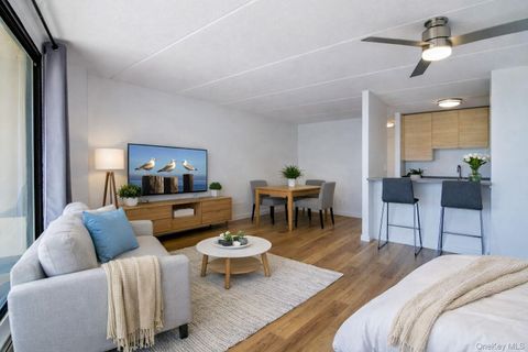 Condo For Sale - 1155 Warburton Avenue Ave #4L<br/> Yonkers, NY 10701