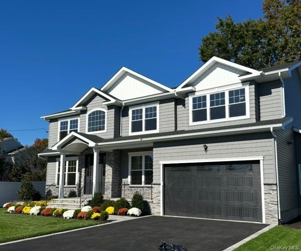 Photo of 526 Park Avenue, Merrick, NY 11566 (MLS # 920107)