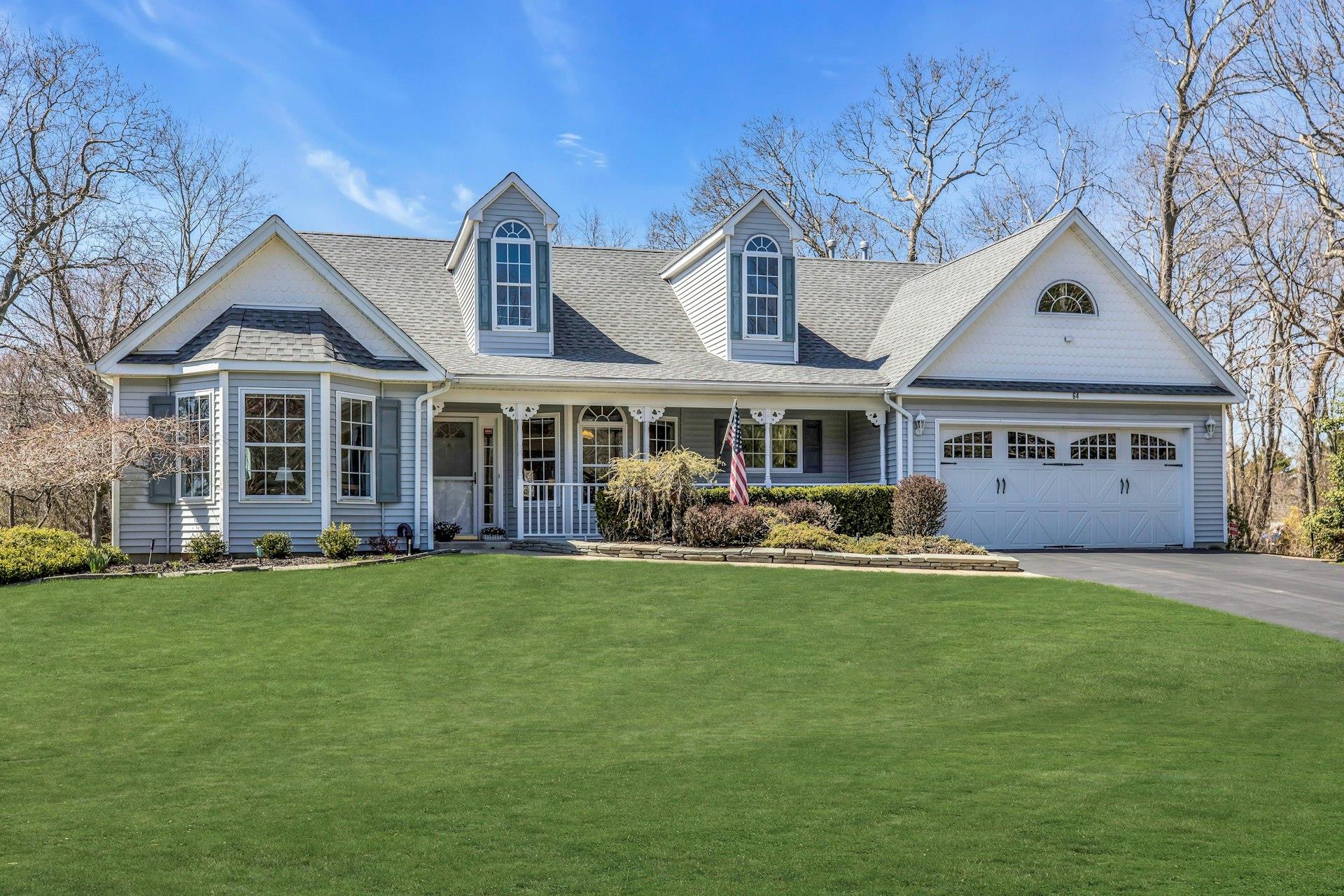 64 Paige Lane, Moriches, New York image 1