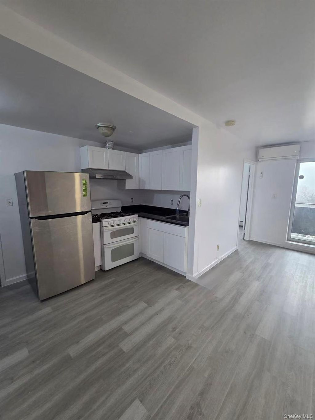 Photo of 140-37 Cherry Avenue #8A, Flushing, NY 11355 (MLS # 980150)