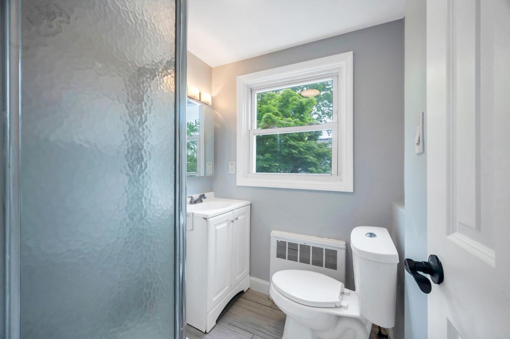 20 Fairfax Street, Valley Stream, New York image 10