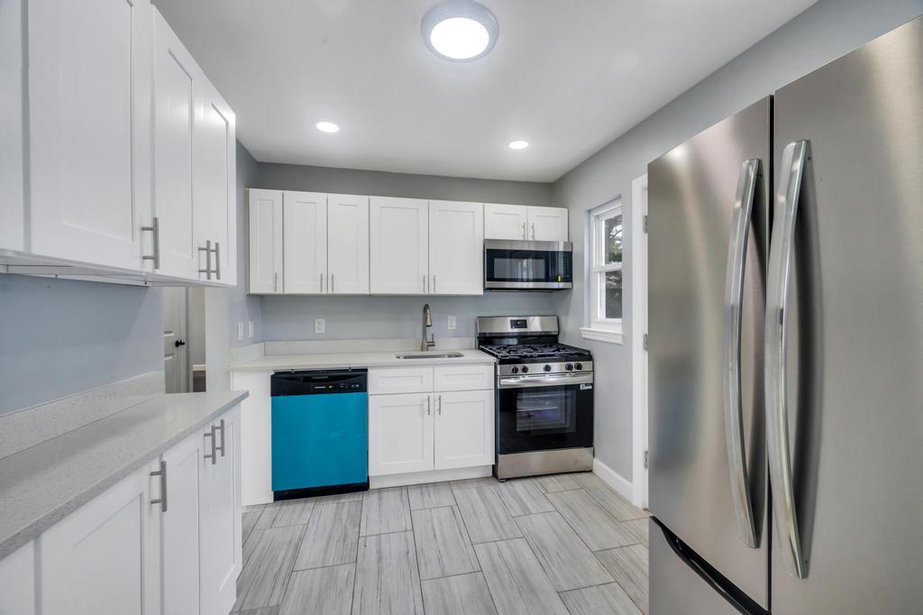20 Fairfax Street, Valley Stream, New York image 12