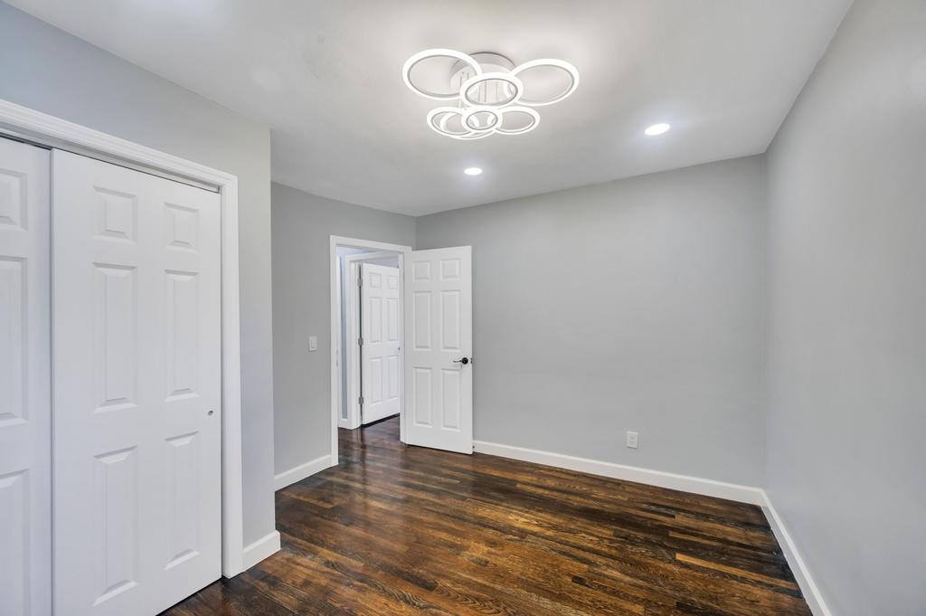 20 Fairfax Street, Valley Stream, New York image 14