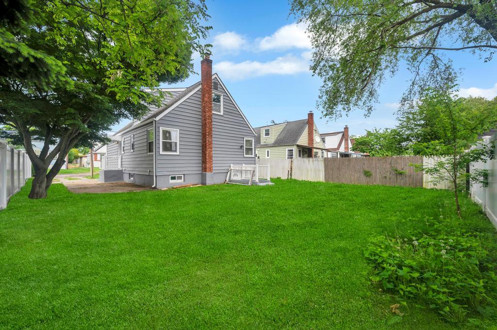 20 Fairfax Street, Valley Stream, New York image 4