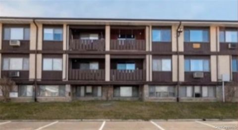 Homes For Sale - 250 North Main Street #F20<br/> Spring Valley, NY 10977