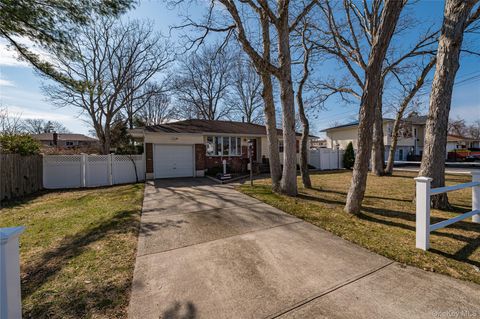 Homes For Sale - 242 W 3rd Street<br/> Suffolk County, Deer Park, NY 11729